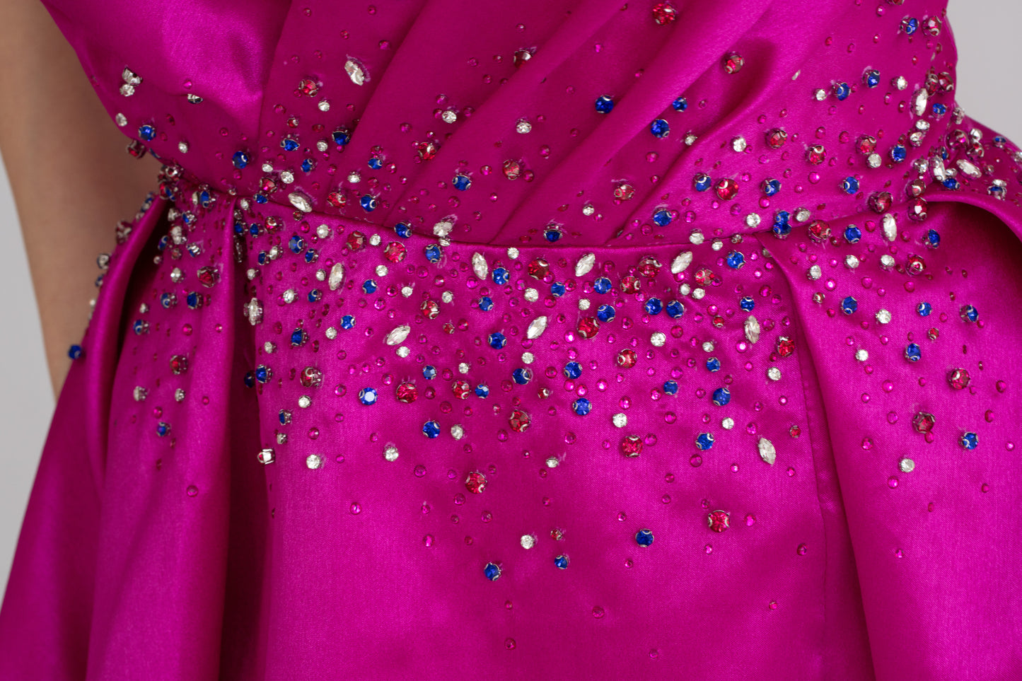 Rochie de ocazie cu umerii goi și croi prințesă - Aurora Glow (AT3)