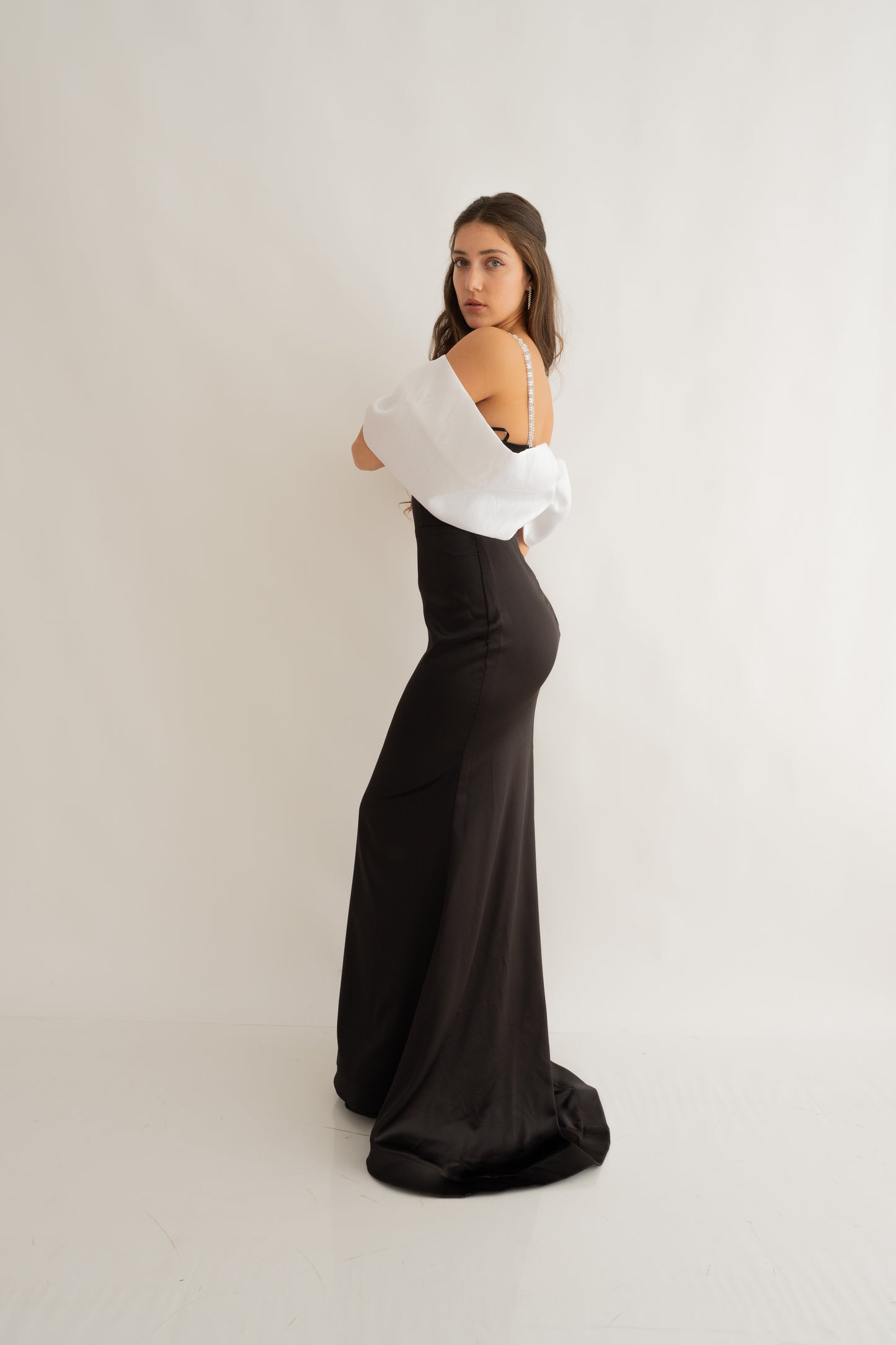 Rochie de Ocazie cu Bretele Strălucitoare și Fundă Maxi - Eleonora Bow Dress (AT6) - Negru