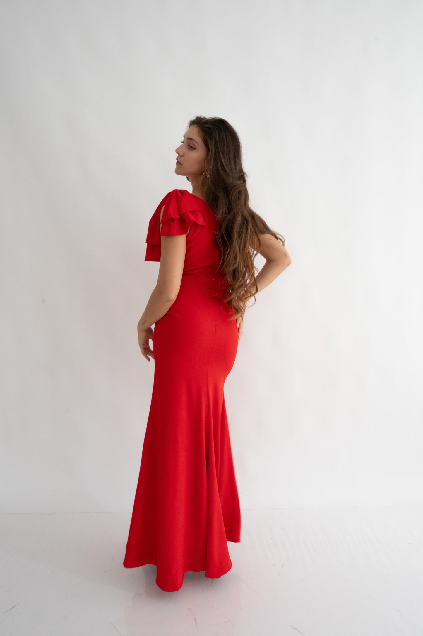 Rochie elegantă lungă cu slit și fundă, pe un umăr – Eleonora Rose Bow (AT1)