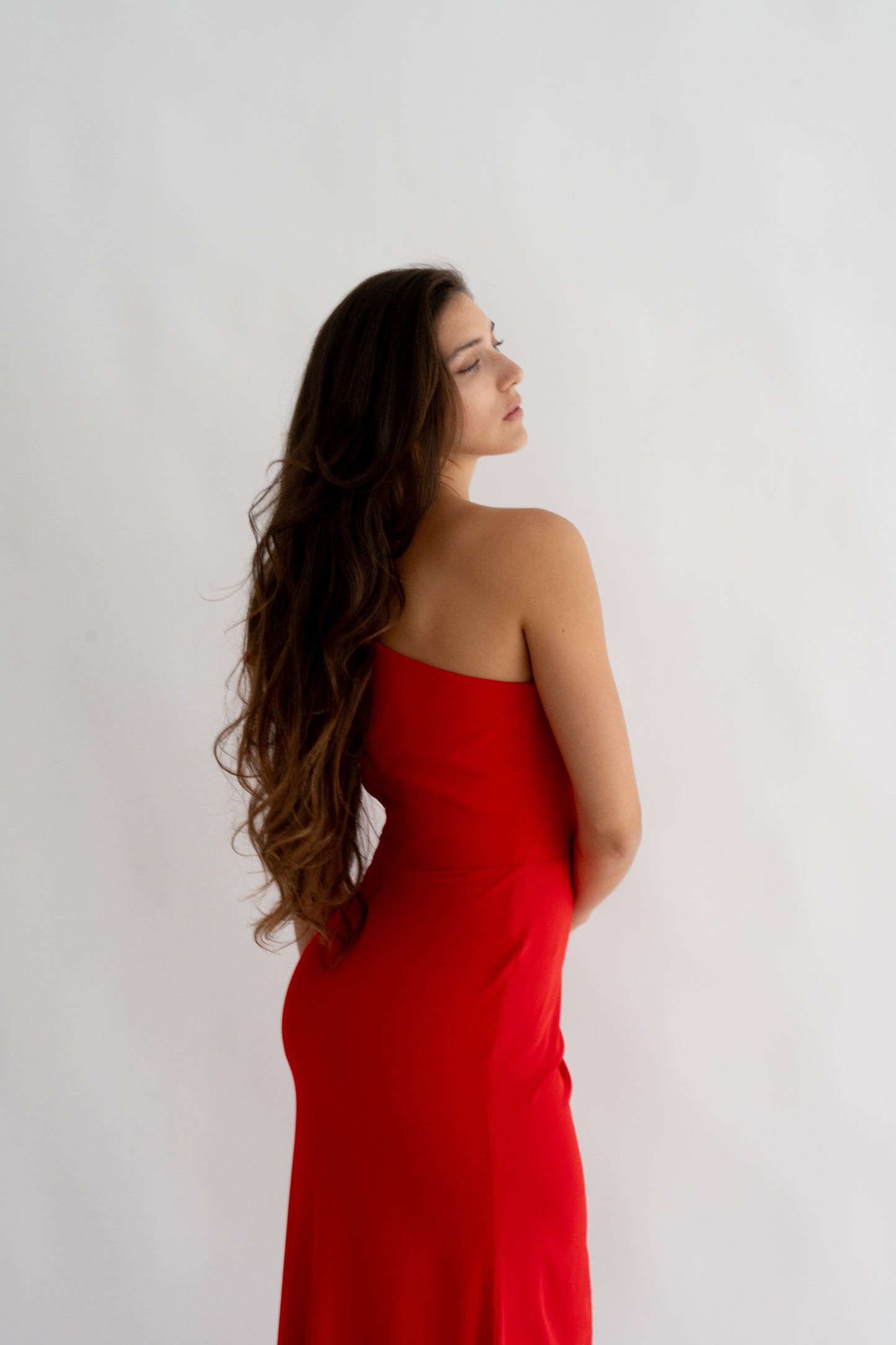 Rochie elegantă lungă cu slit și fundă, pe un umăr – Eleonora Rose Bow (AT1)