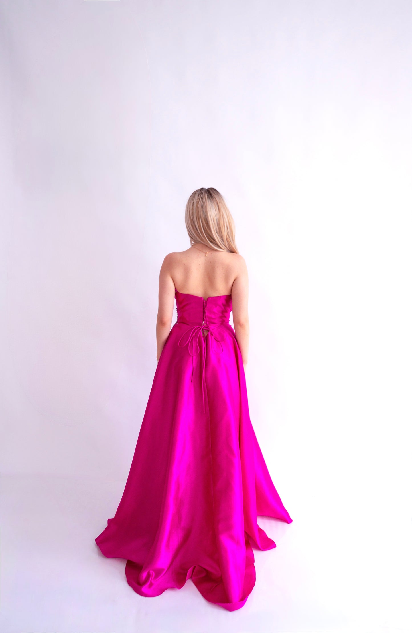 Rochie de ocazie cu umerii goi și croi prințesă - Aurora Glow (AT3)