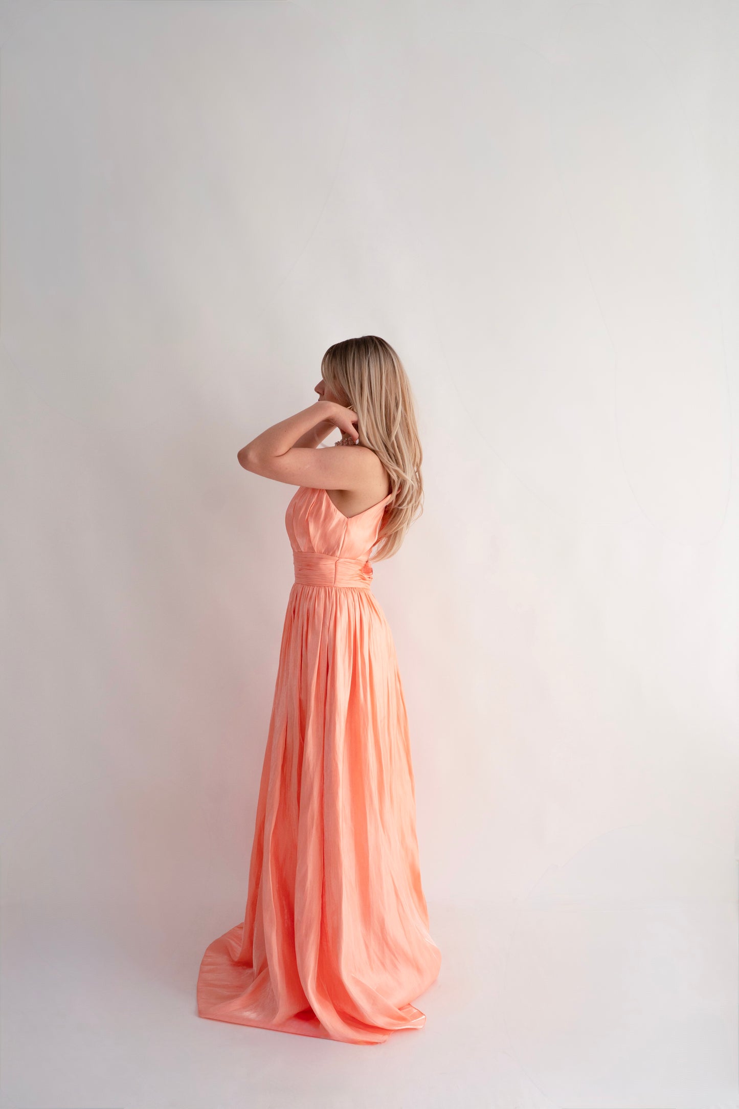 Rochie lunga nunta Halter Neck cu Strasuri – Celeste Glow (AT2) - Roz somon