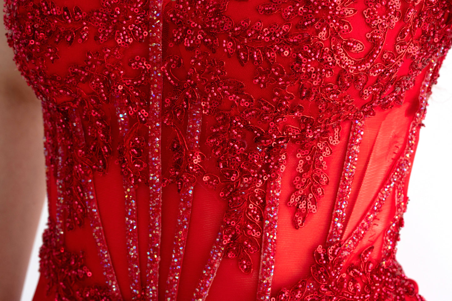 Rochie lungă cu șliț, corset și cu Accente Strălucitoare Eleanora Star Dress (AT7) - Rosu