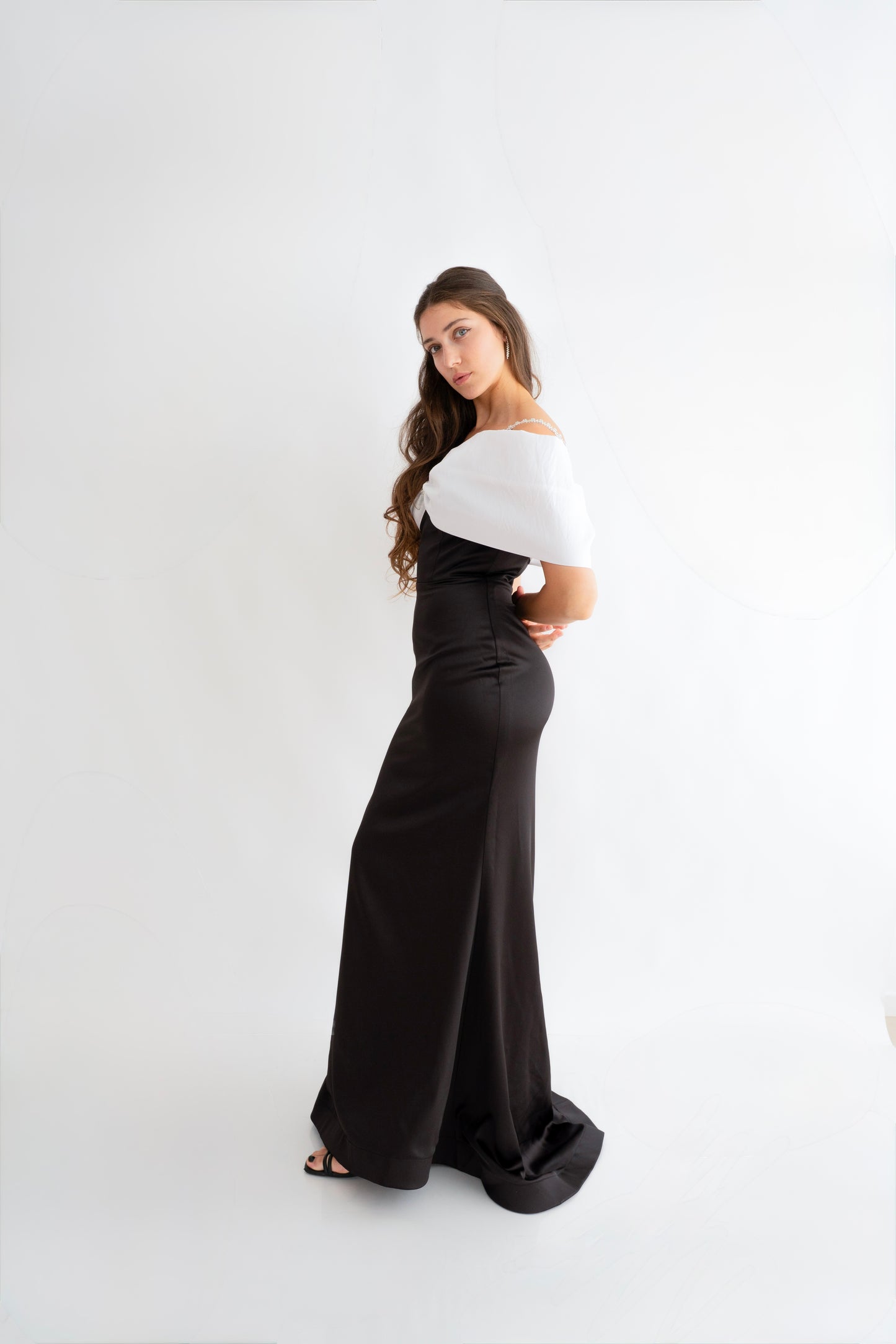 Rochie de Ocazie cu Bretele Strălucitoare și Fundă Maxi - Eleonora Bow Dress (AT6) - Negru
