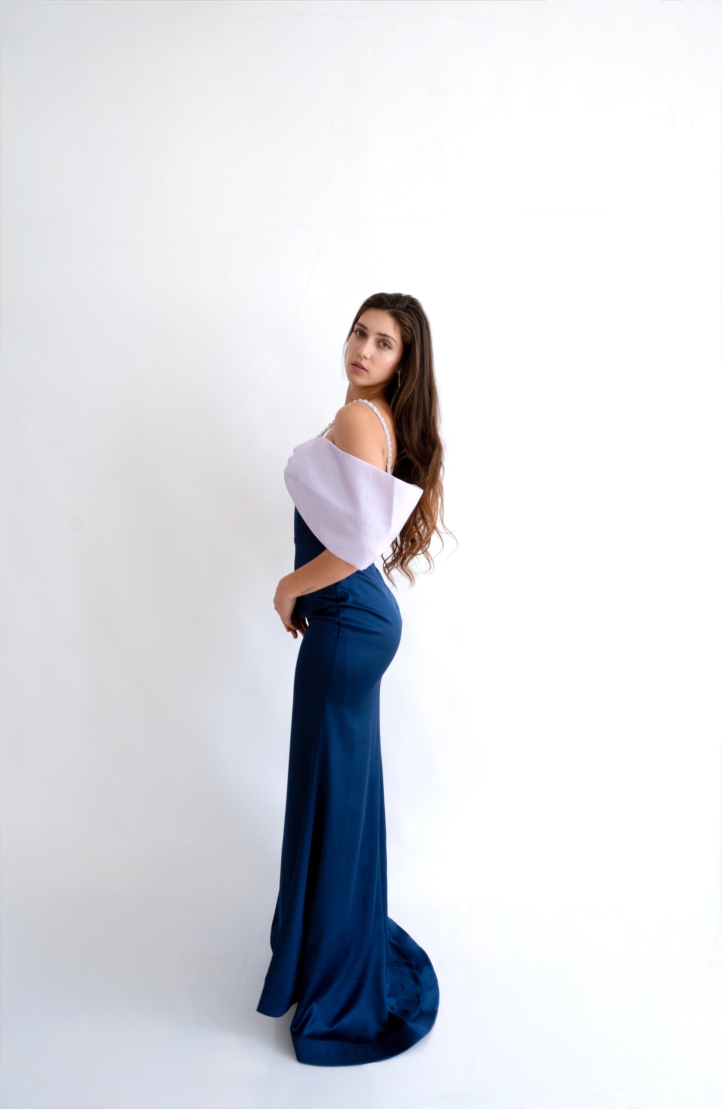 Rochie albastră lungă Eleonora Bow cu bretele strălucitoare și fundă maxi Eleonora Luxe - imagine 10