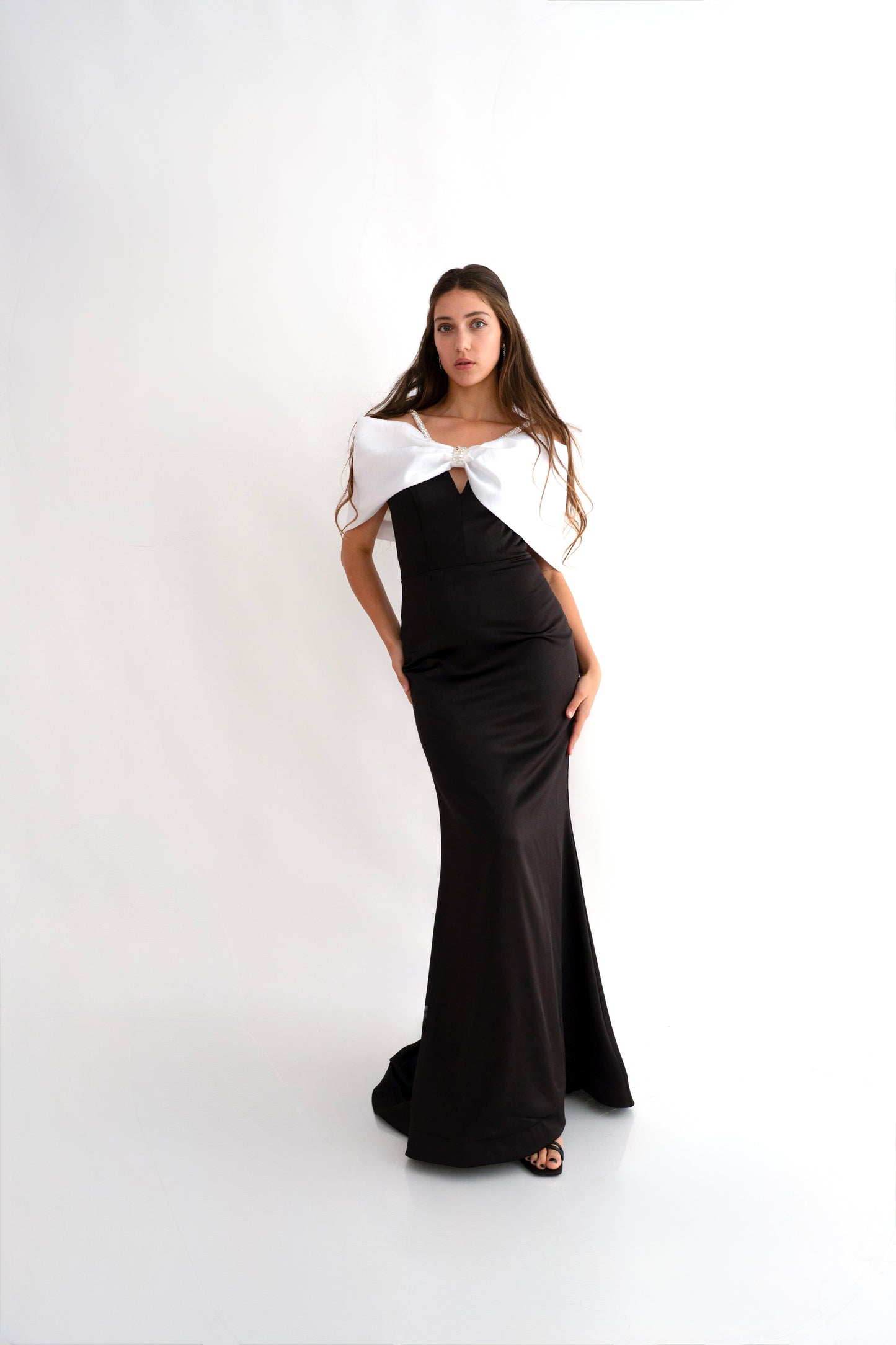 Rochie de Ocazie cu Bretele Strălucitoare și Fundă Maxi - Eleonora Bow Dress (AT6) - Negru