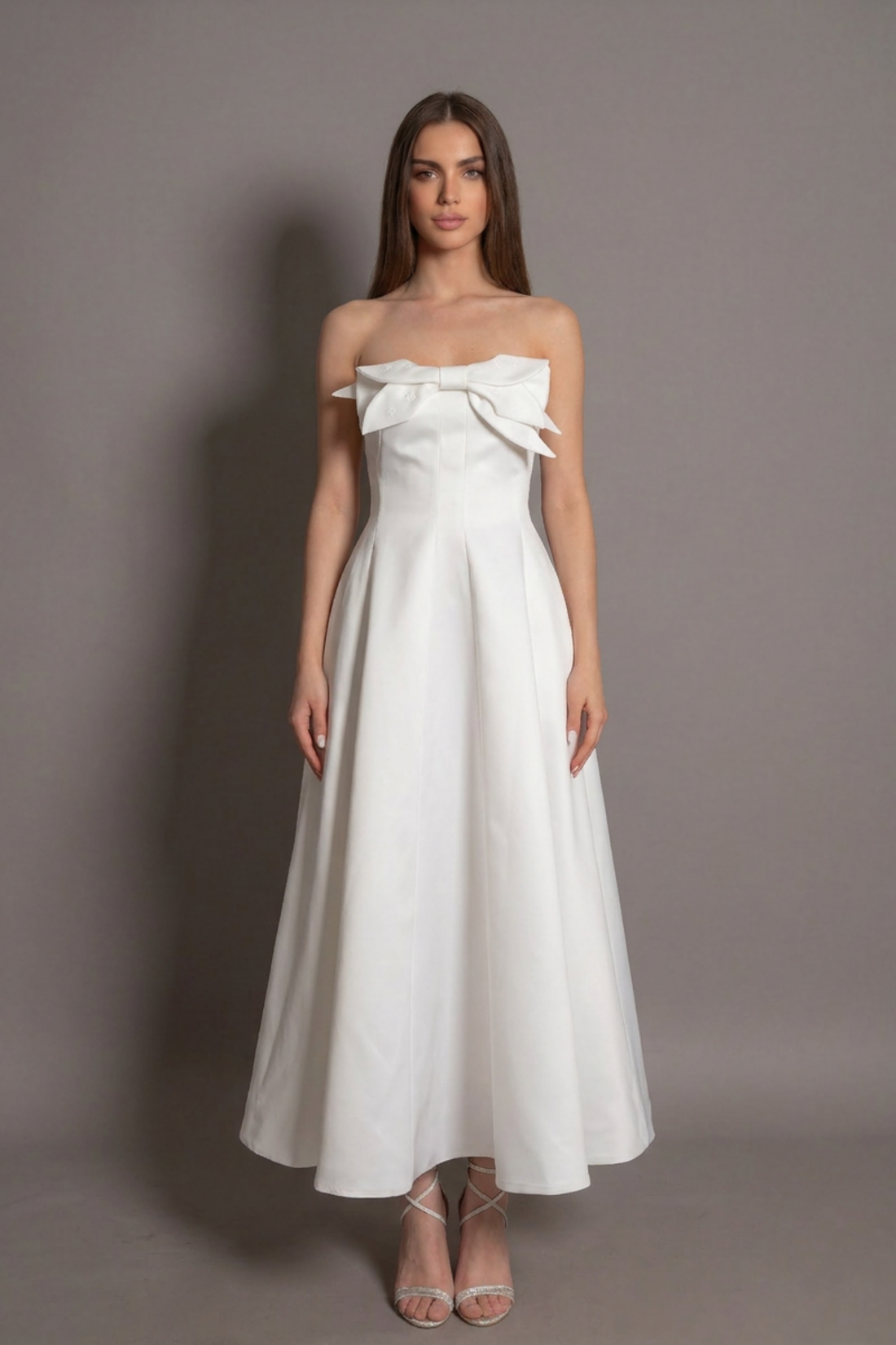 Rochia albă midi Monroe – Look de mireasă modernă pentru cununia civilă