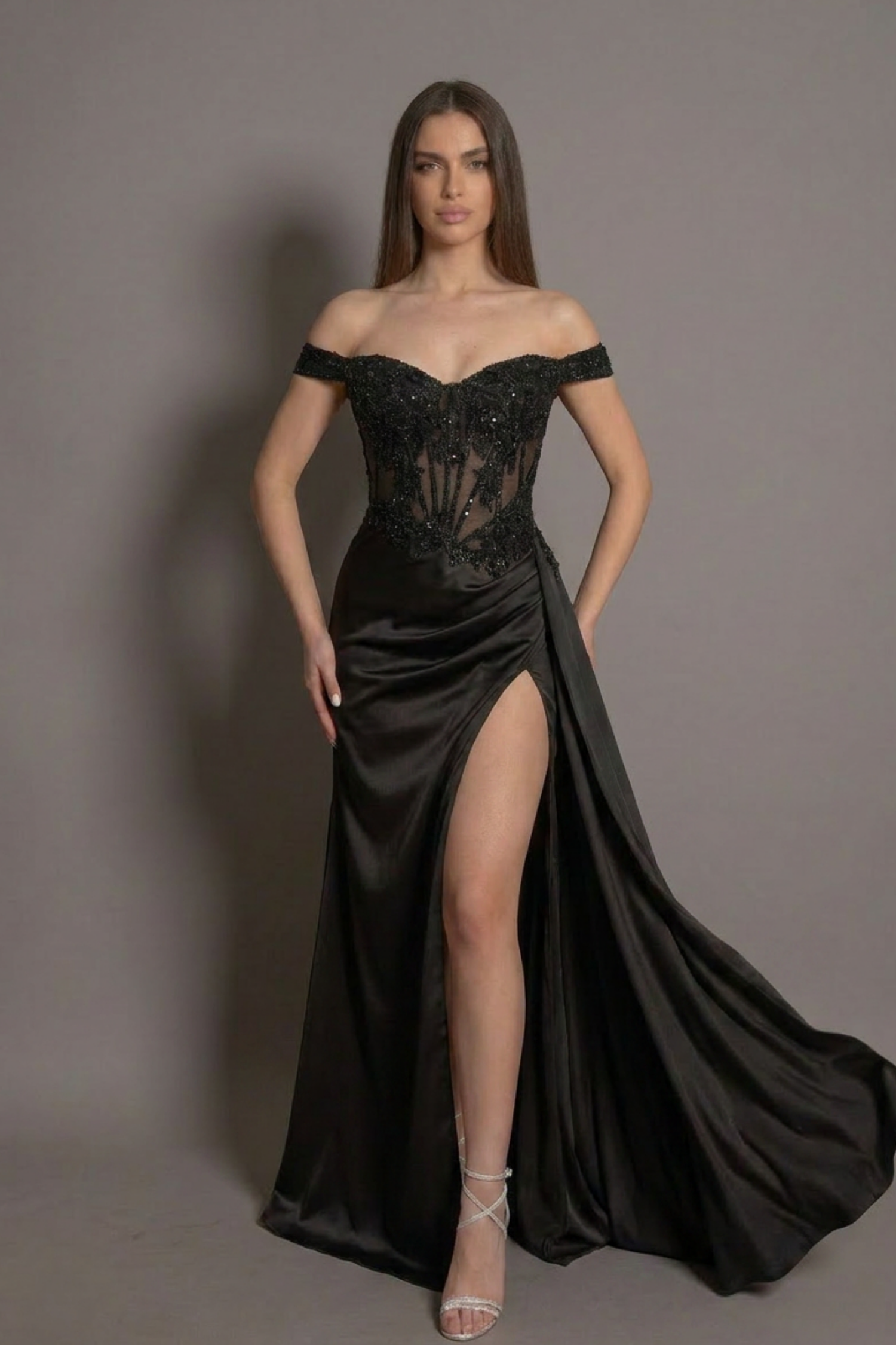 Rochie neagră lungă Eleanora Star cu corset, șliț și accente strălucitoare Eleonora Luxe - imagine 1