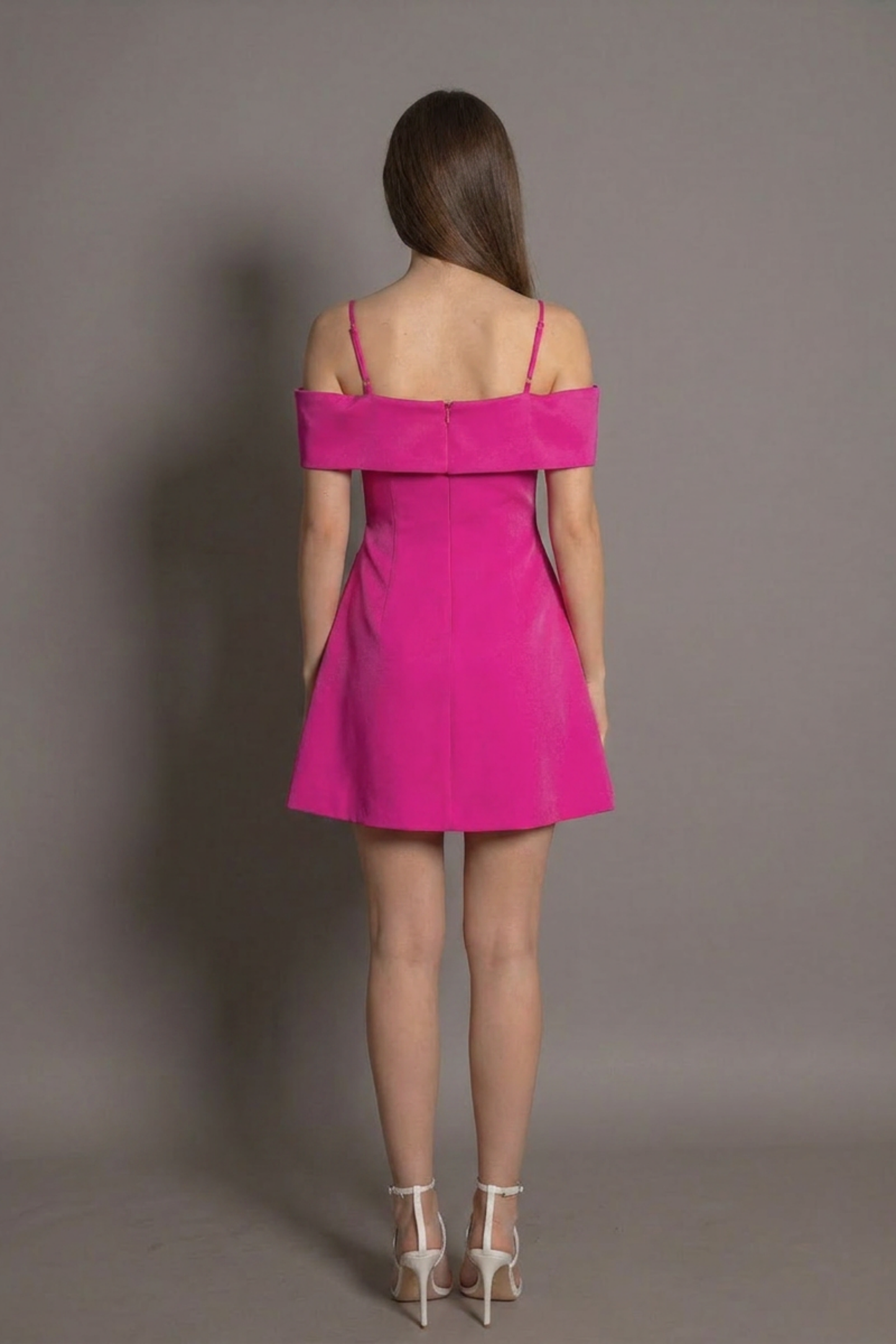 Rochie fucsia scurtă Bella cu fundă și umeri goi Eleonora Luxe - imagine 2